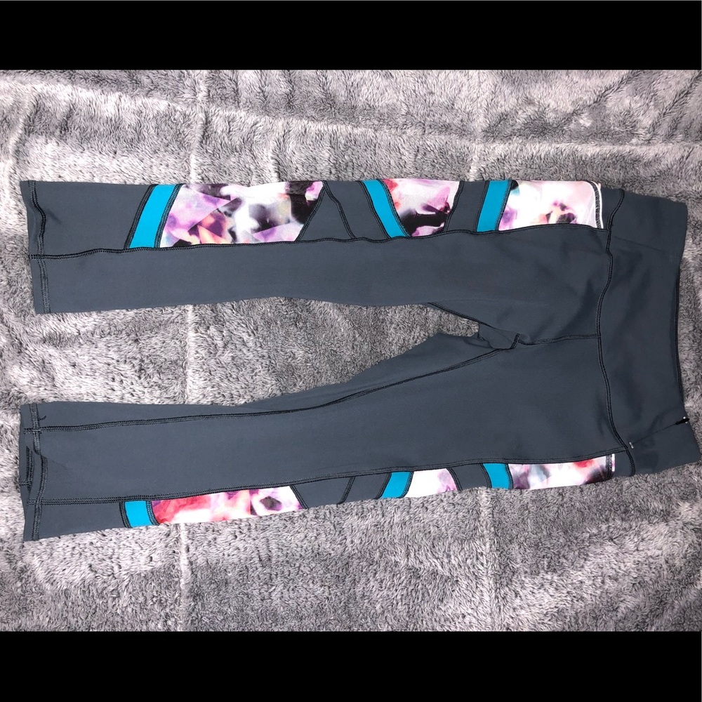 CALIA by Carrie Underwood leggings